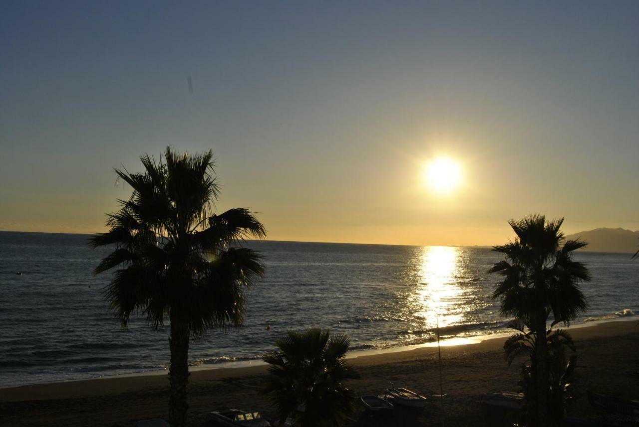 Apartamento Frente Al Mar,Primera Linea De Playa Rincón de la Victoria Exterior foto
